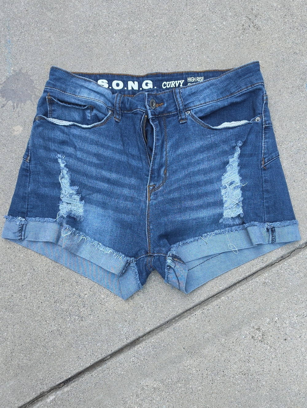 S.O.N.G. Curvy High-Rise Distressed Denim Shorts in Dark Blue